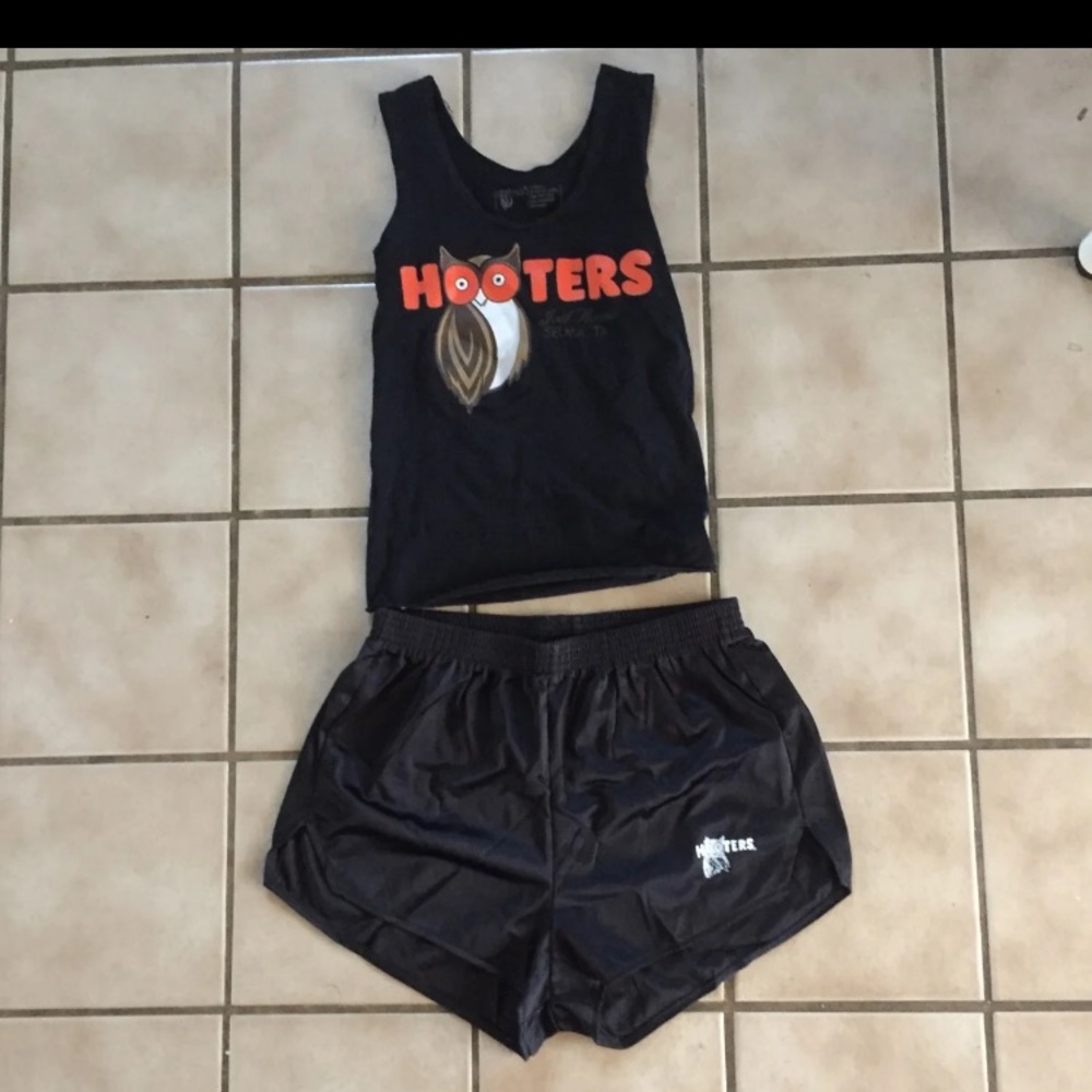 Hooters outfit
